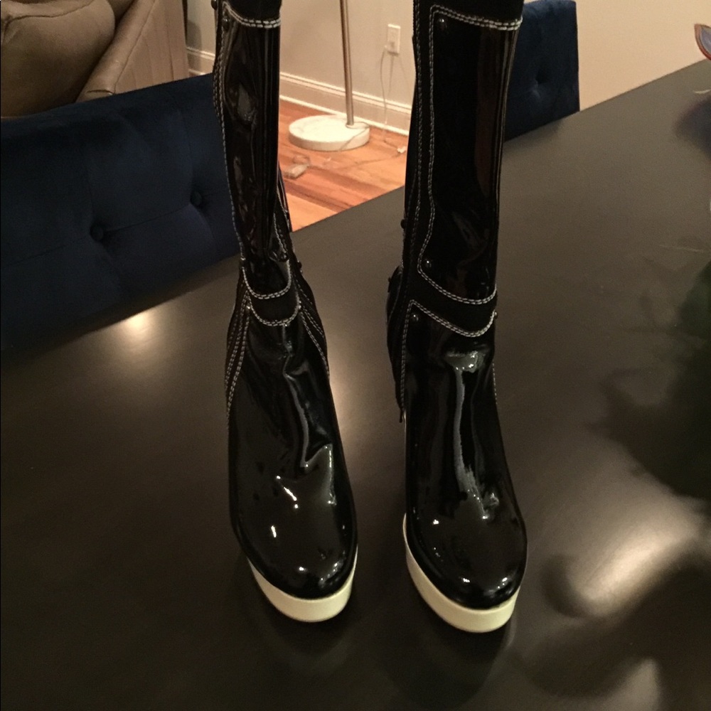 Women’s size 10 Roberto Botelli boots never worn